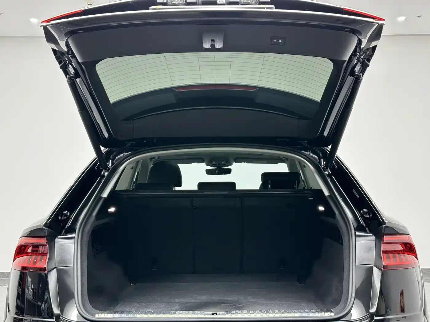 Audi Q8 2022 45 TFSI Luxury Dynamic фото 23