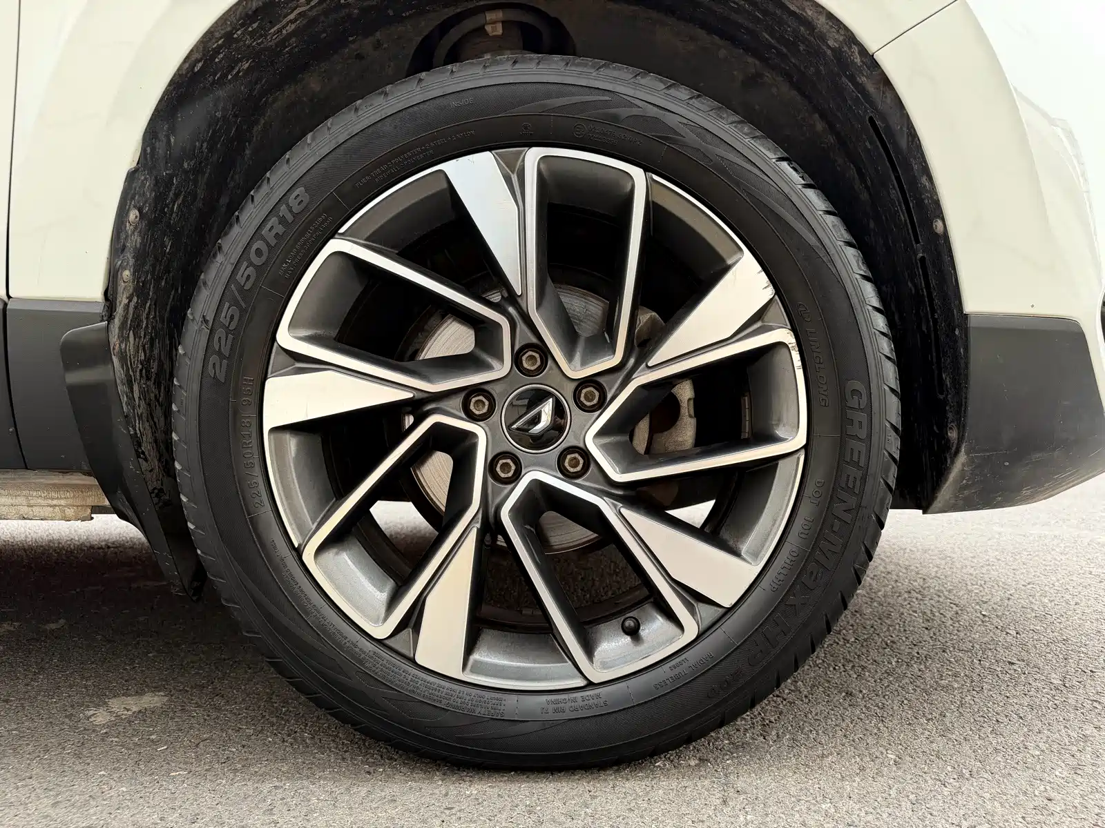 Photo 20 - Jetta VS5