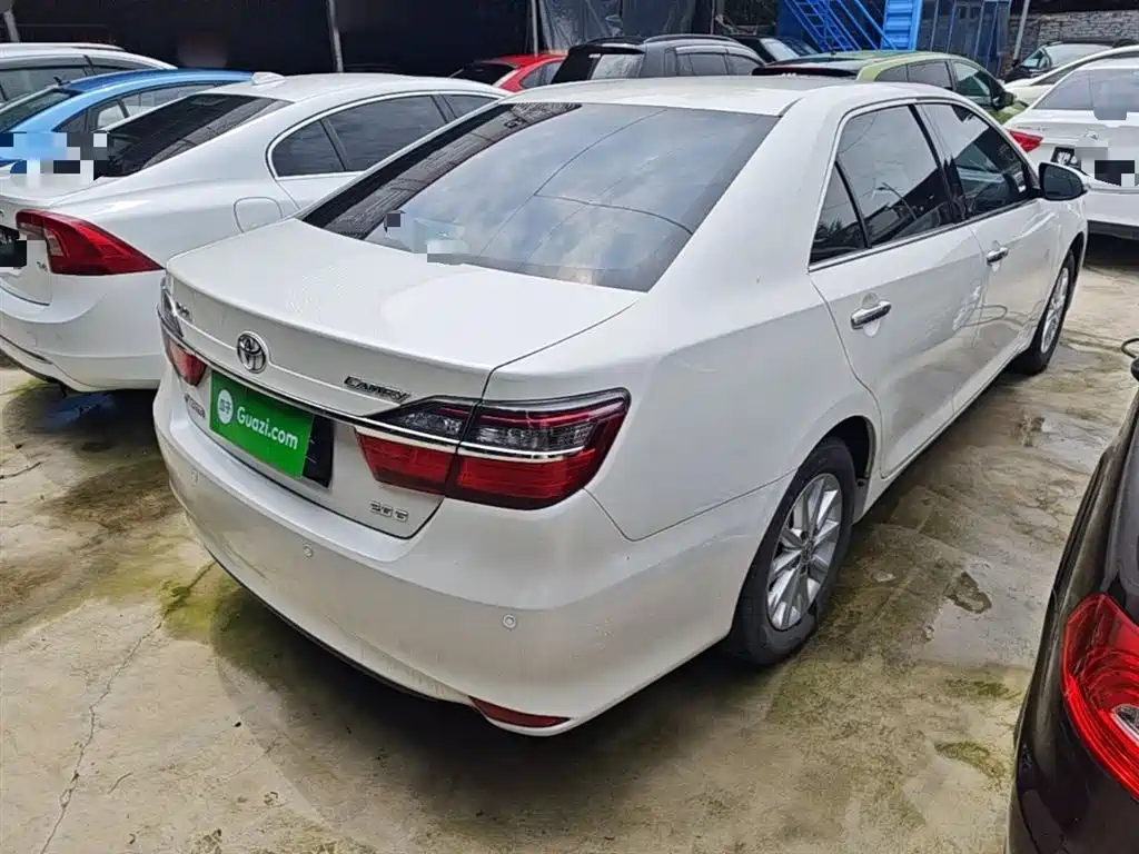 Toyota Camry 2016 2.0G 10th Anniversary Leading Edition фото 7