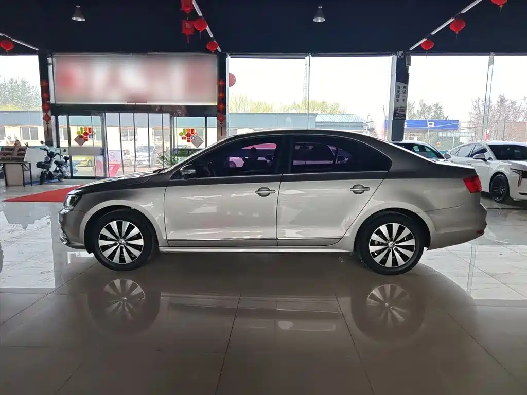 Volkswagen Sagitar 2018 1.6L Automatic Comfort фото 7