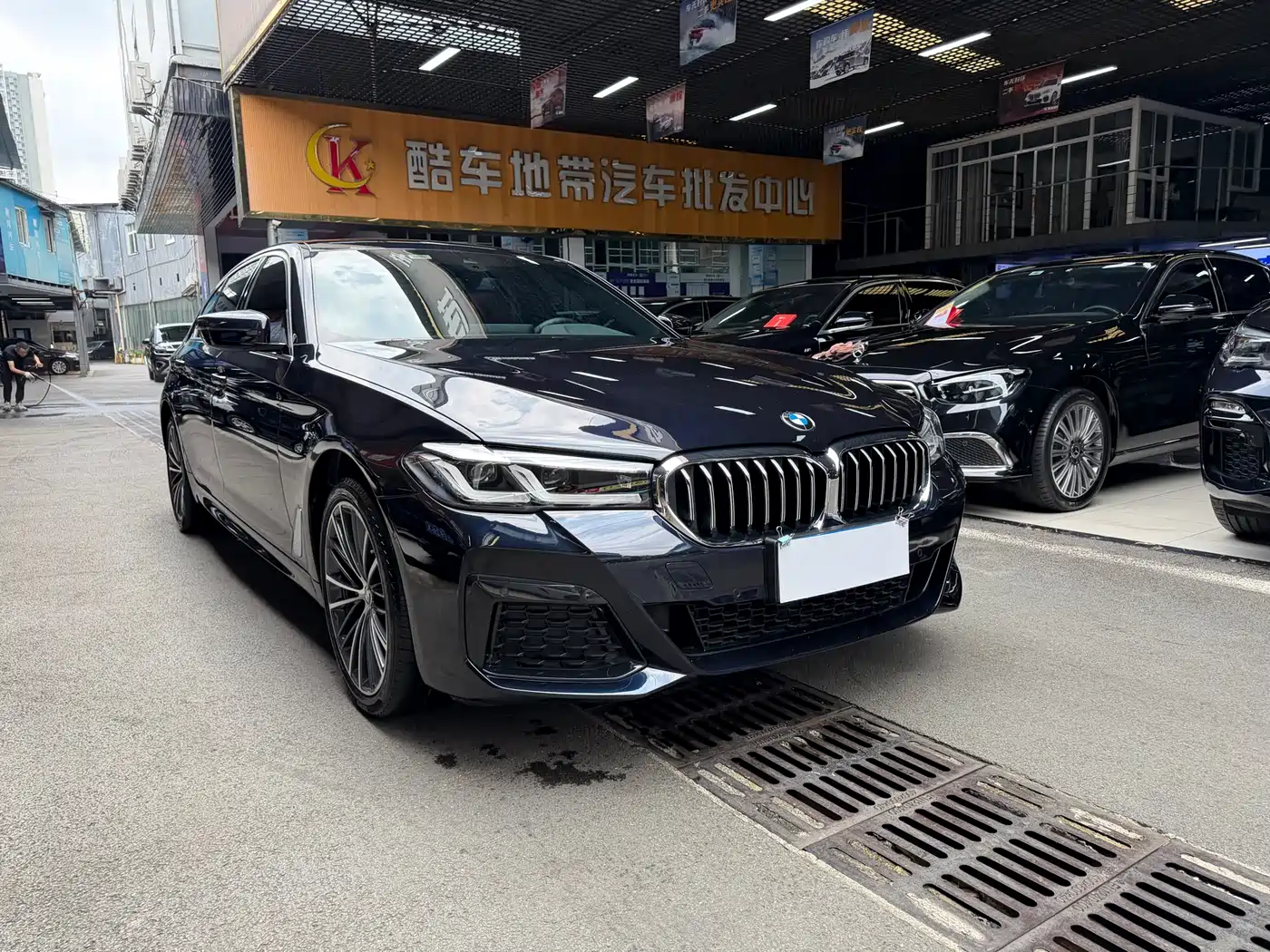 BMW 5 Series 2022 Model Second Facelift 530Li Leading M Sport Package фото 3