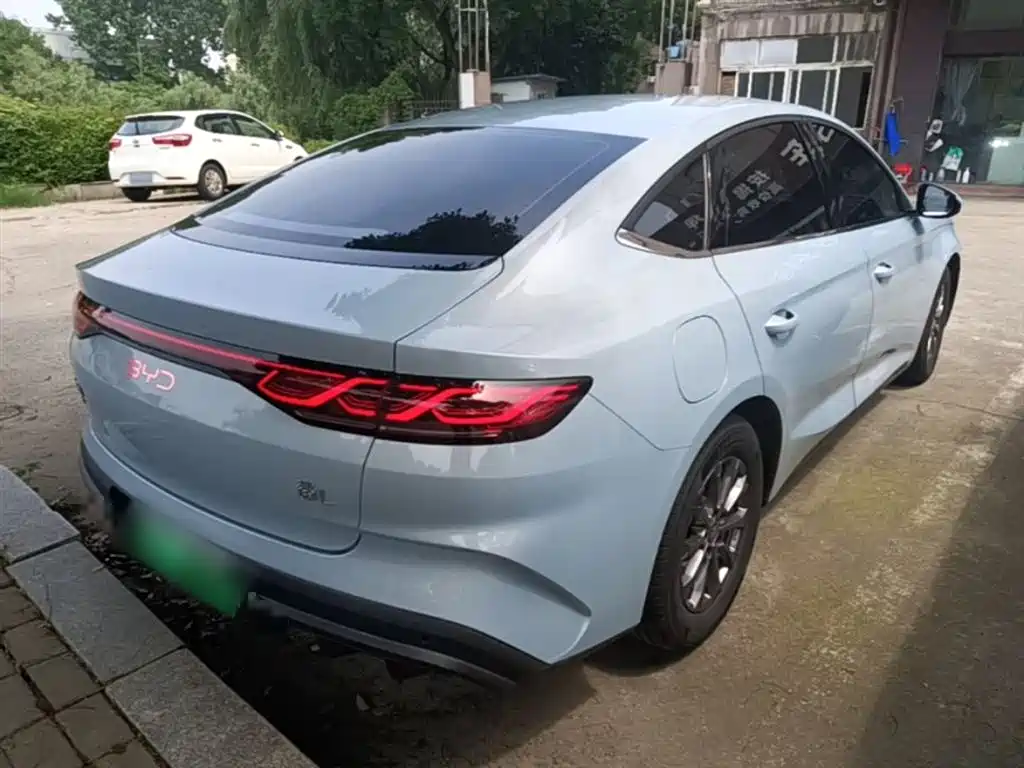 BYD Qin L 2024 DM-i 80KM Leading Edition фото 7