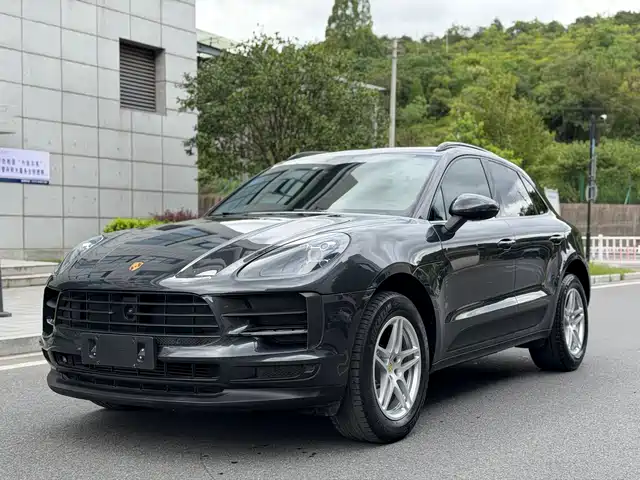 Porsche Macan 2020 Macan 2.0T — фото 1