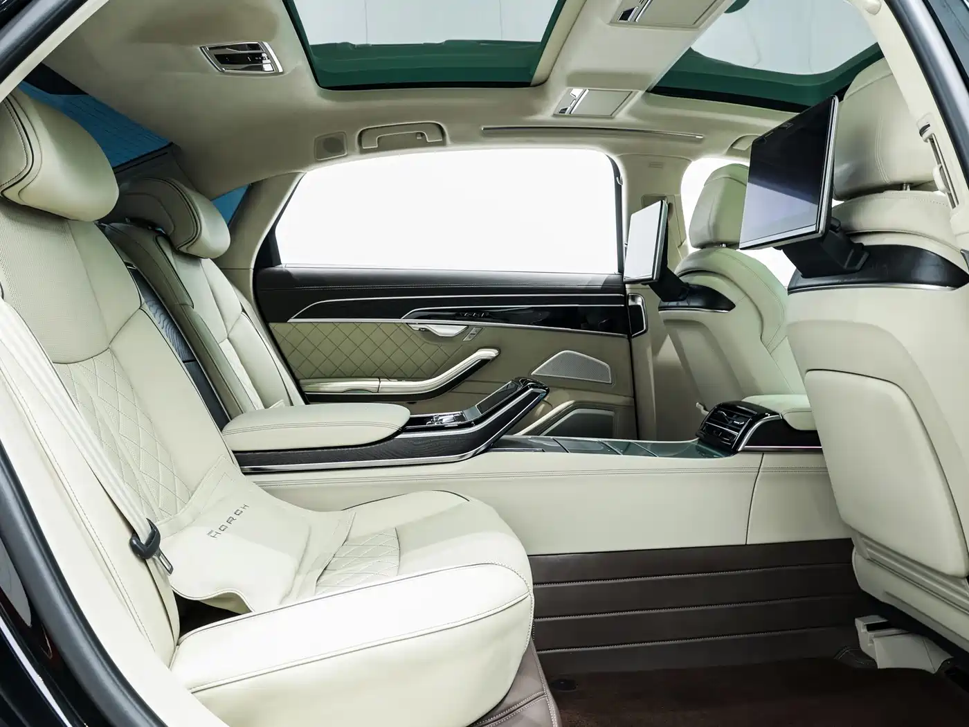 Audi A8 2022 A8L Horch Founder's Edition Legendary фото 11