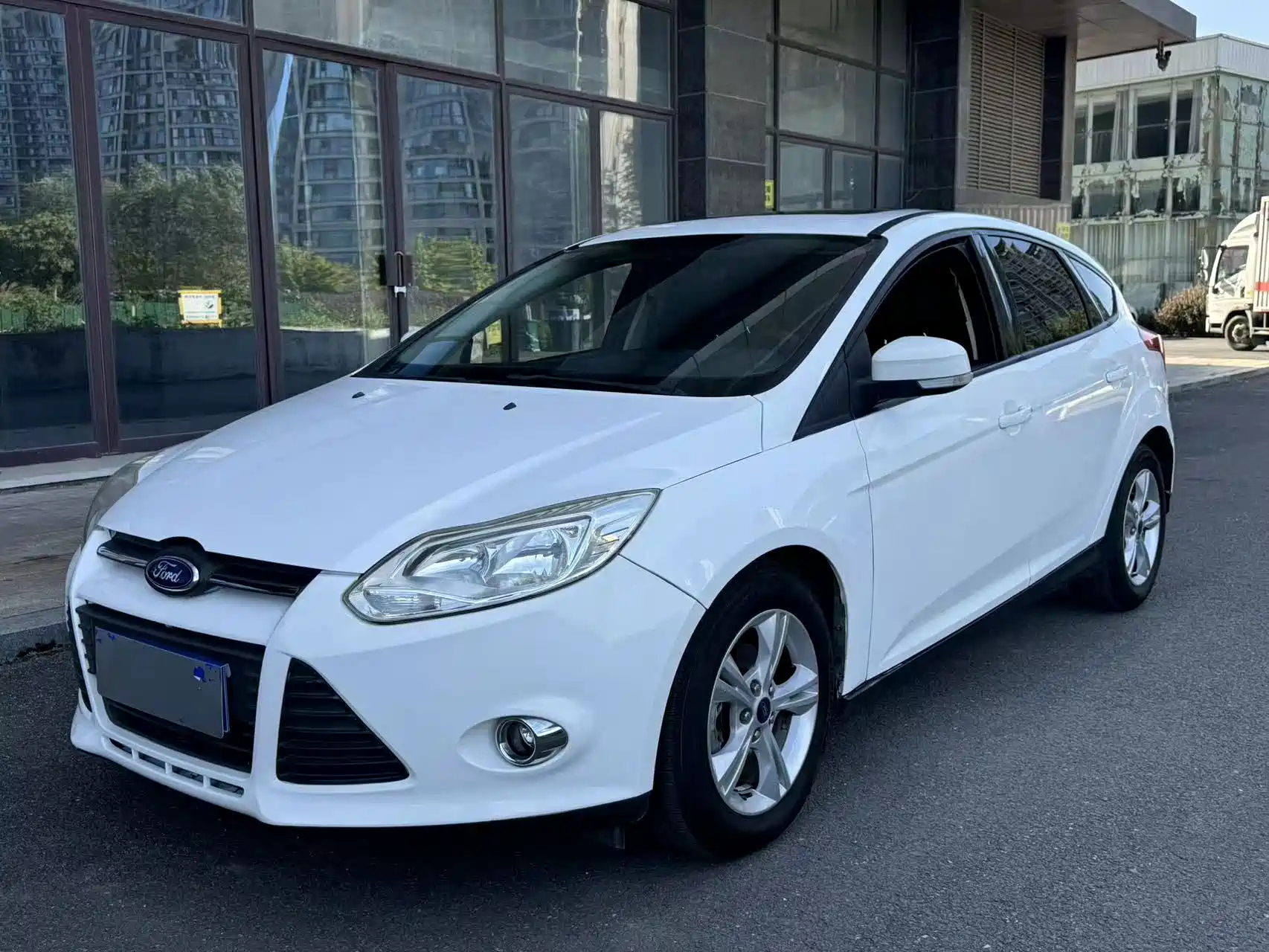 Фото 1 - Ford Focus