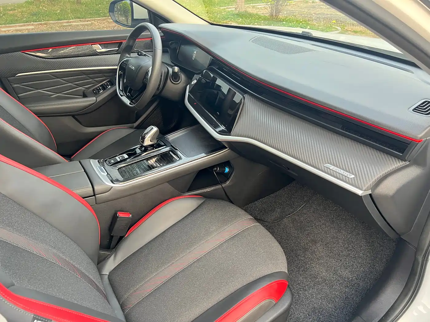 DONGFENG YI HYUN MAX