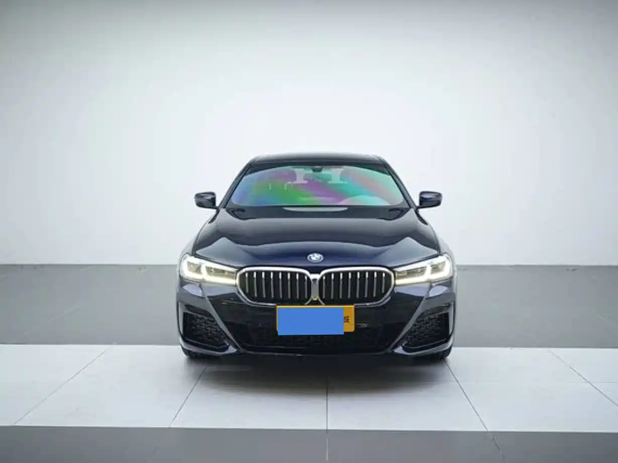 BMW 5 Series 2023 530Li Leading M Sport Package фото 2