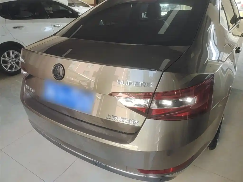 Škoda Superb 2016 TSI330 DSG Pioneer Edition фото 6
