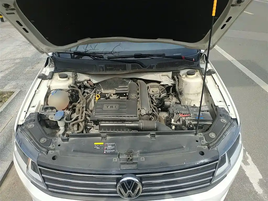 Volkswagen Lavida Tour 2017 180TSI DSG Comfort Edition фото 16
