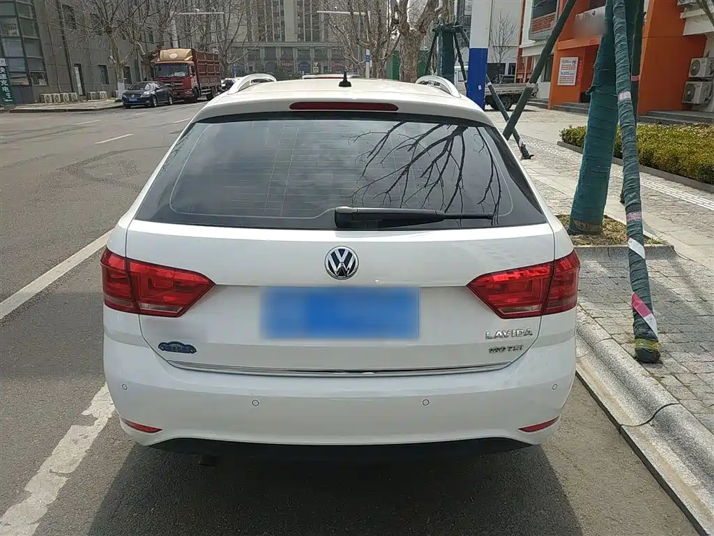 Volkswagen Lavida Tour 2017 180TSI DSG Comfort Edition фото 4