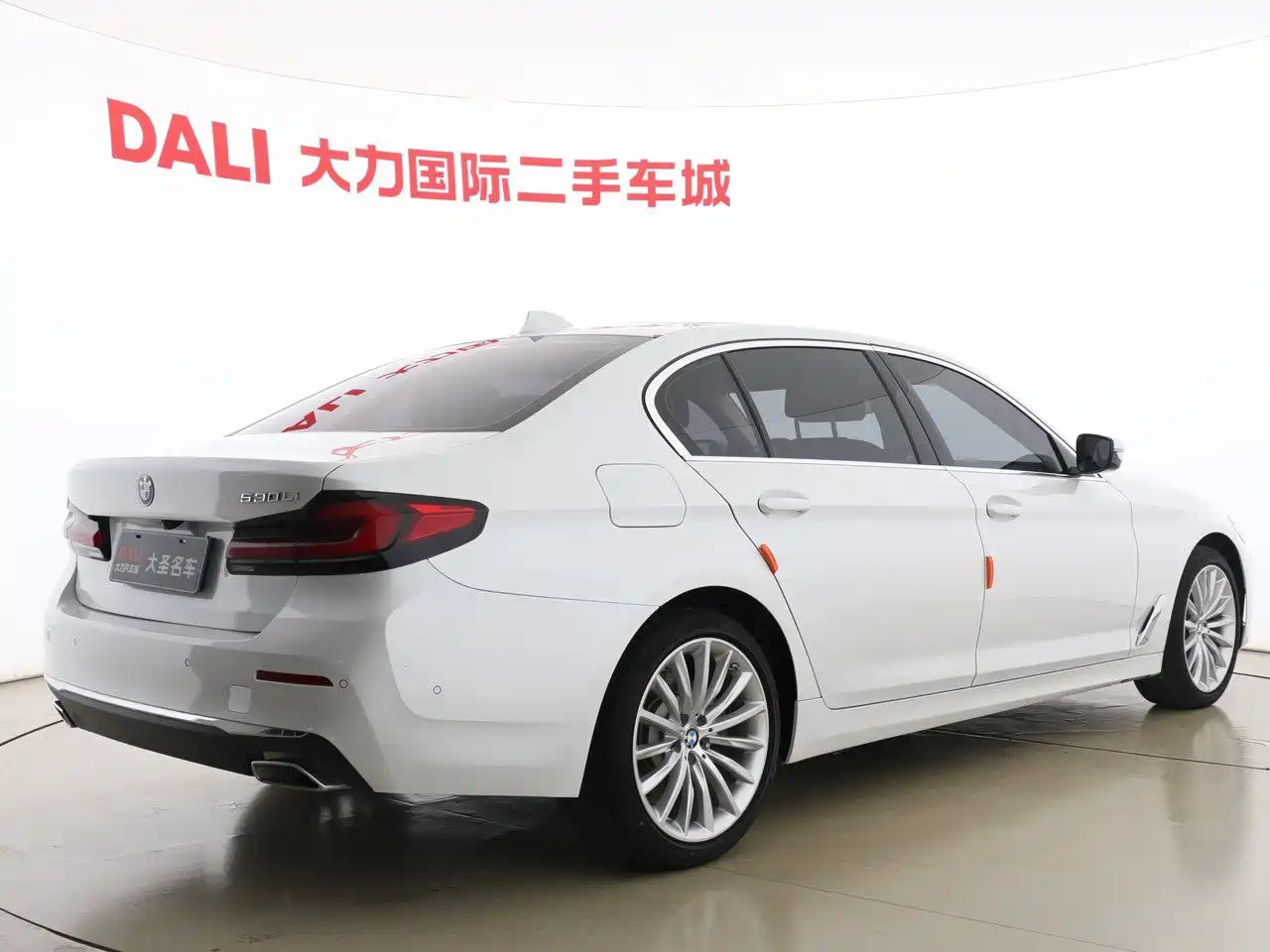 BMW 5 Series 2021 530Li Premium Luxury Package фото 13