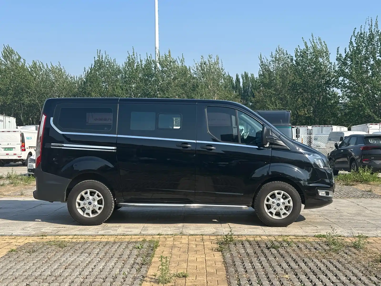 Photo 2 - Ford Transit
