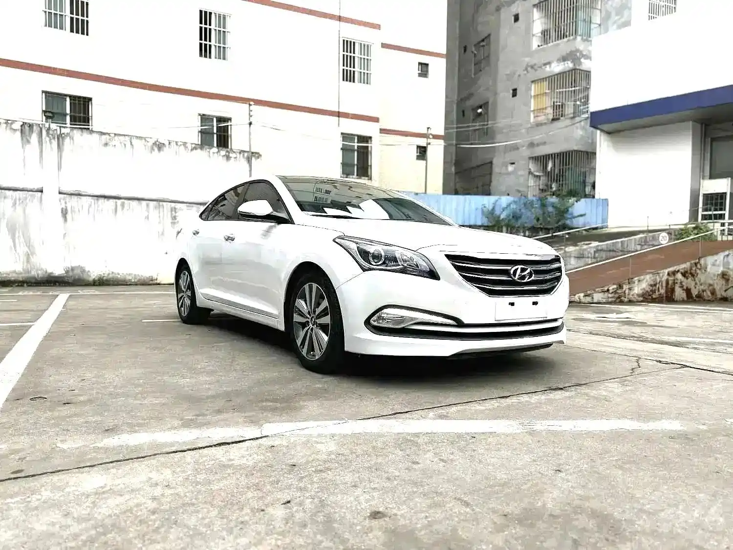 Photo 3 - Hyundai Mistra
