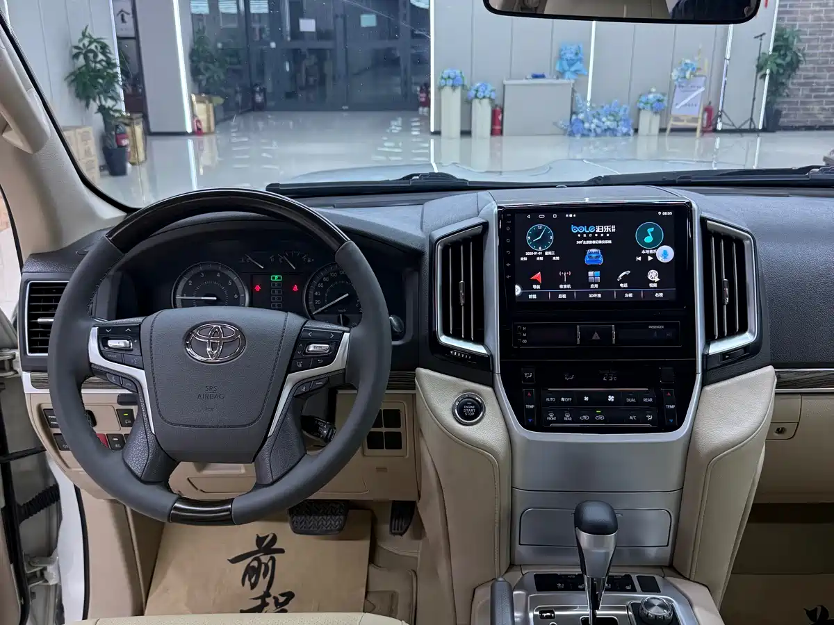 Toyota Land Cruiser (Import) 2015 2015 4.0L V6 Middle East Limited Edition