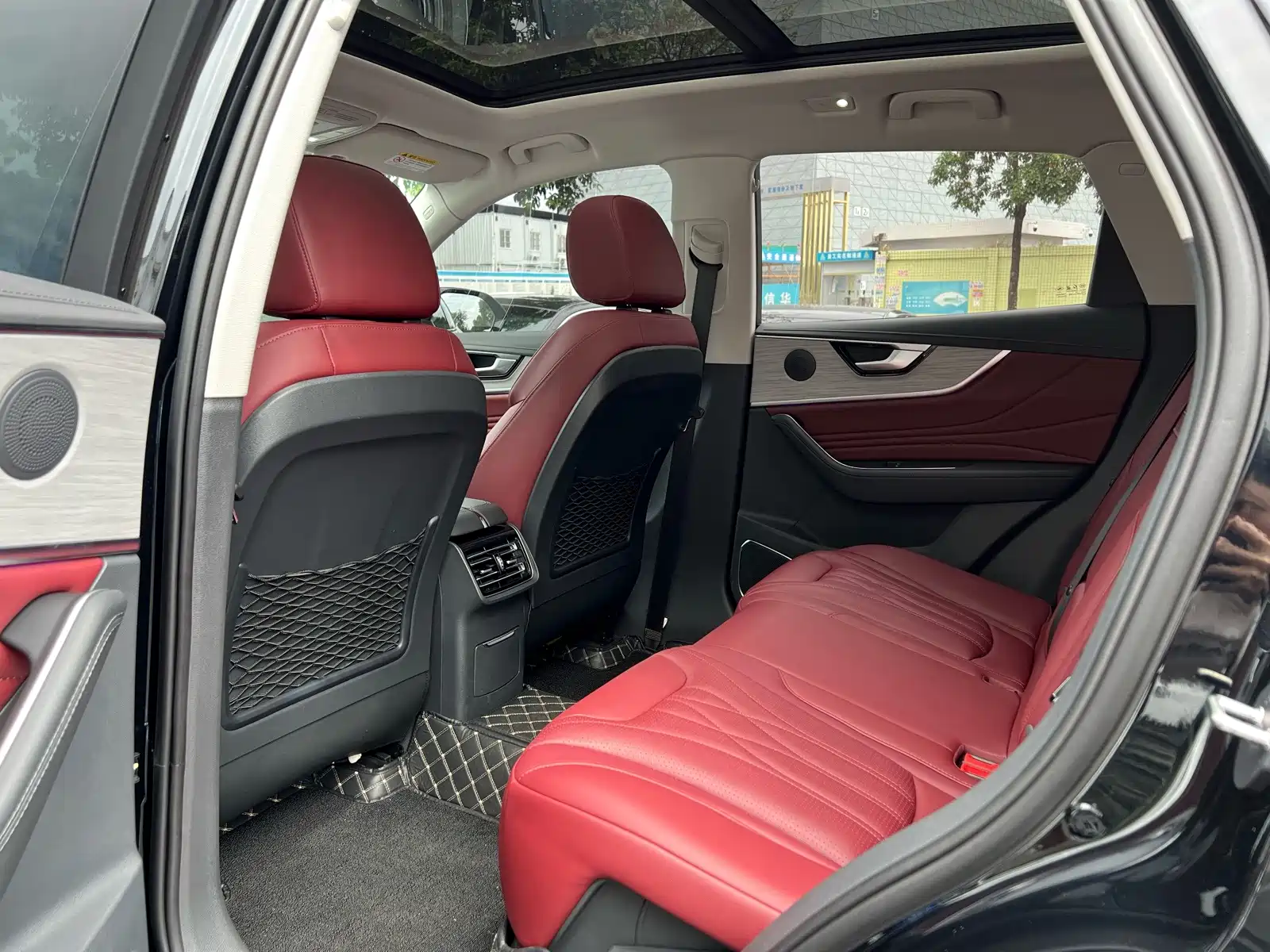 Фото 6 - Hongqi HS5