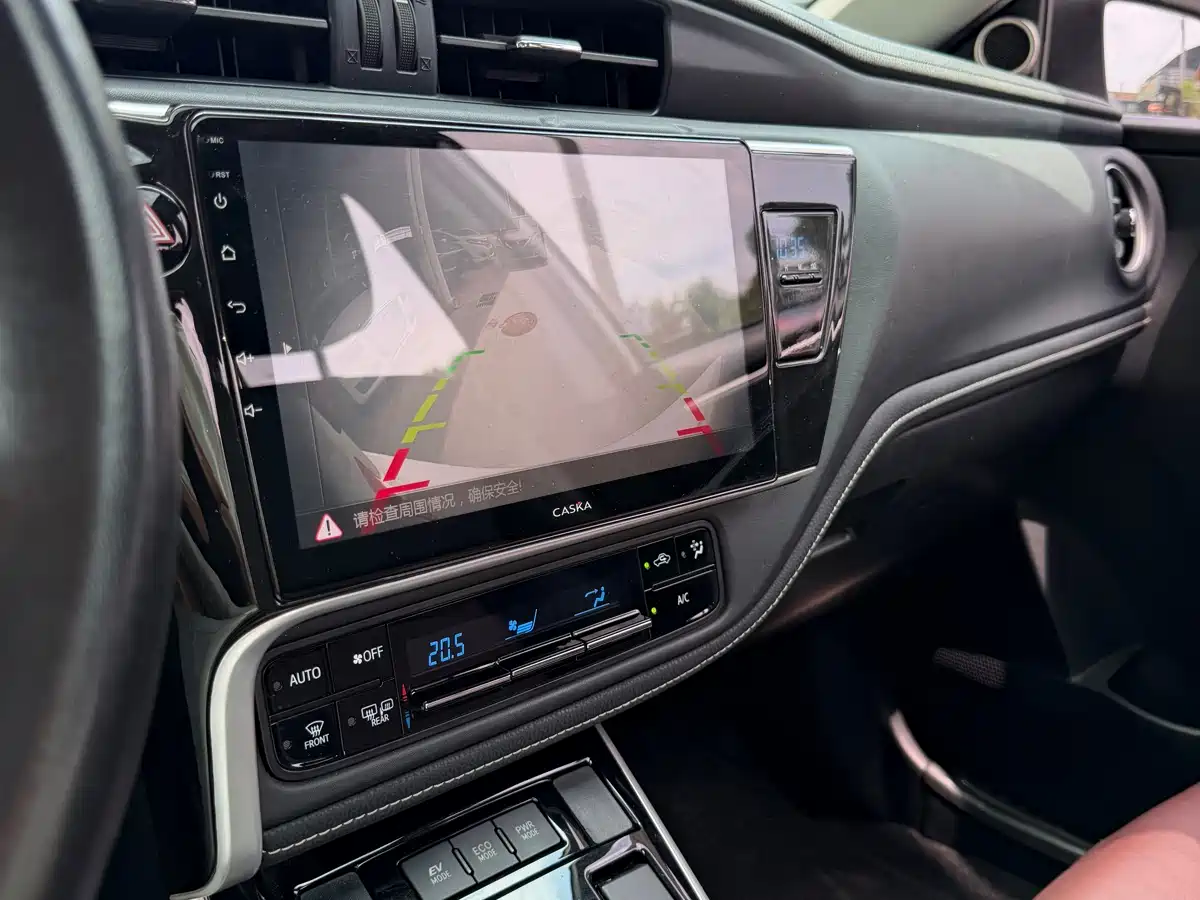 Toyota Corolla 2018 Hybrid 1.8L E-CVT Smart Edition фото 9