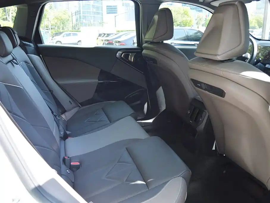 BMW X3 2025 xDrive30L Leading Model M Sport Black Package фото 11