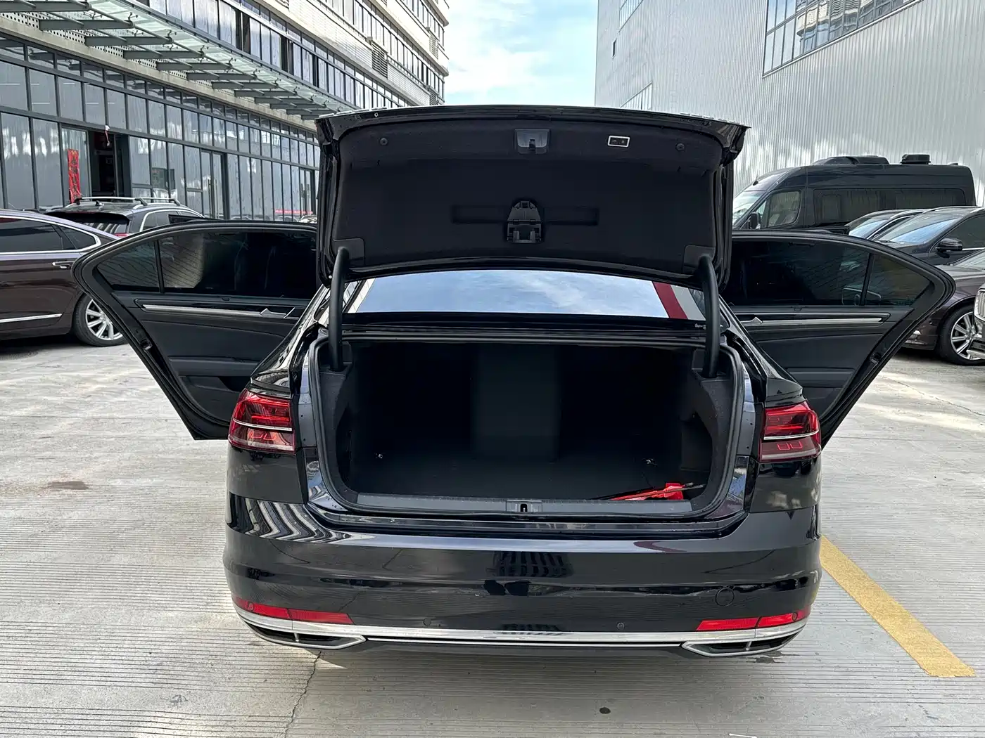 Volkswagen Phideon 2018 Facelift 380TSI FWD Flagship фото 8
