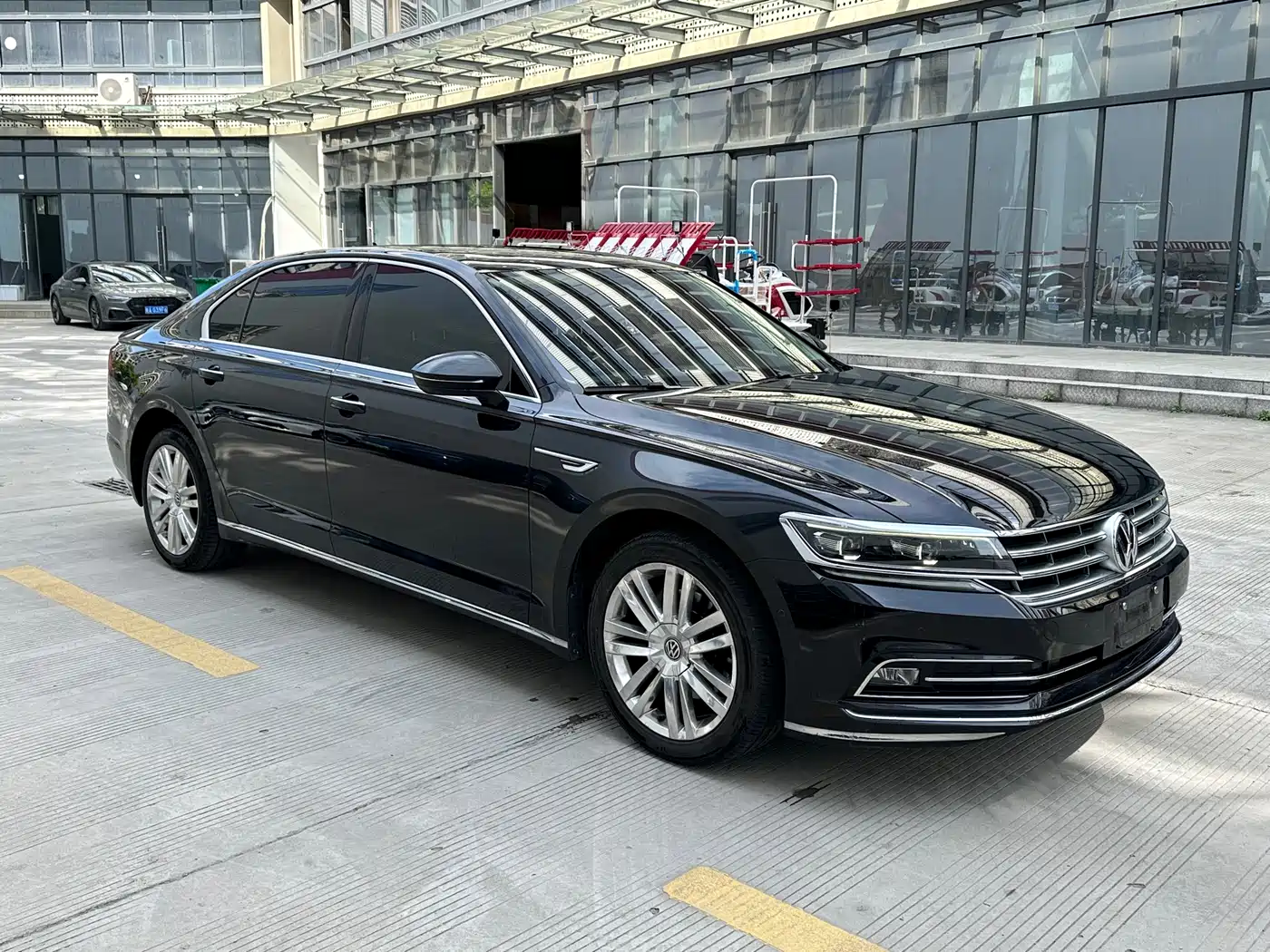 Volkswagen Phideon 2018 Facelift 380TSI FWD Flagship фото 3