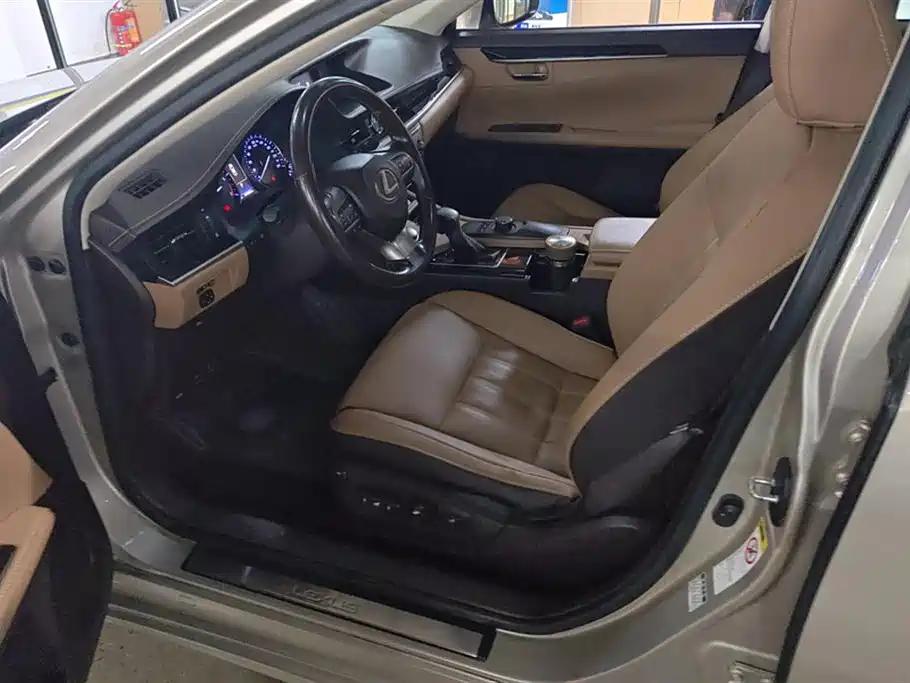 Lexus ES 2015 200 Elite Edition фото 9