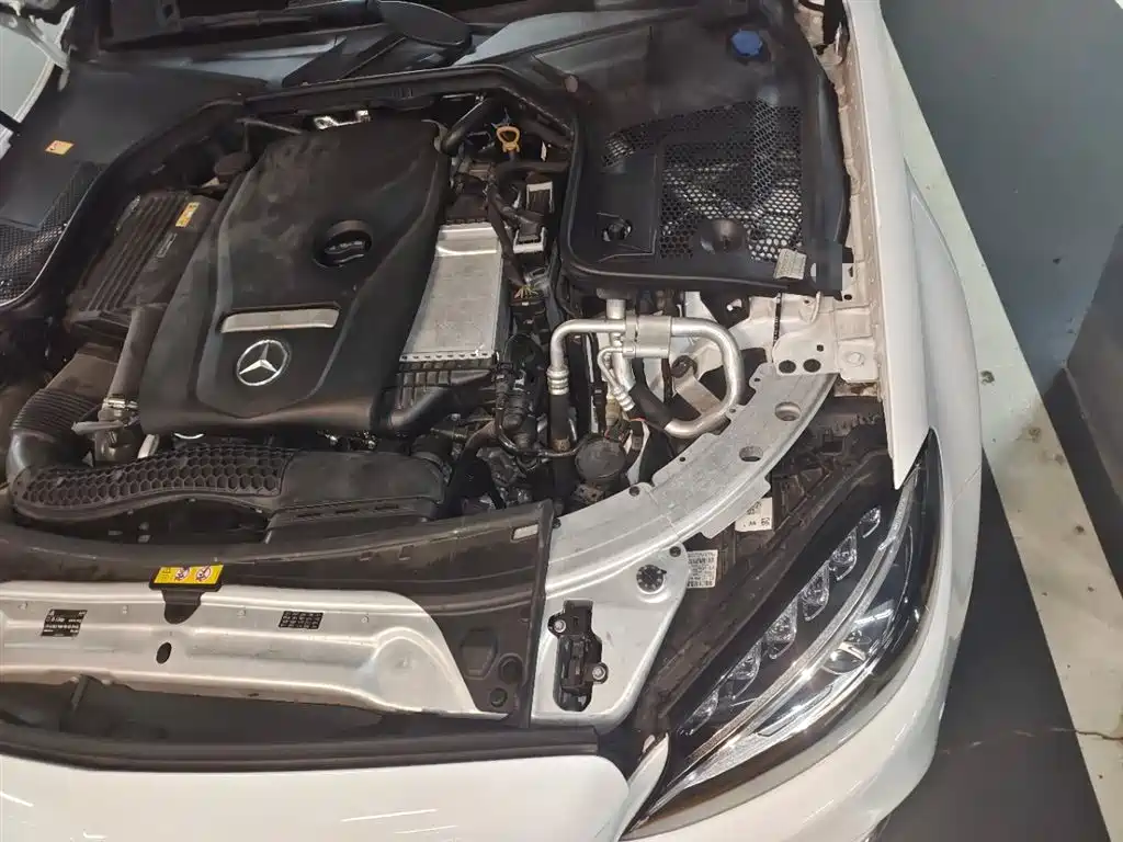 Mercedes-Benz C-Class 2015 Facelift C 200 L Sport фото 24