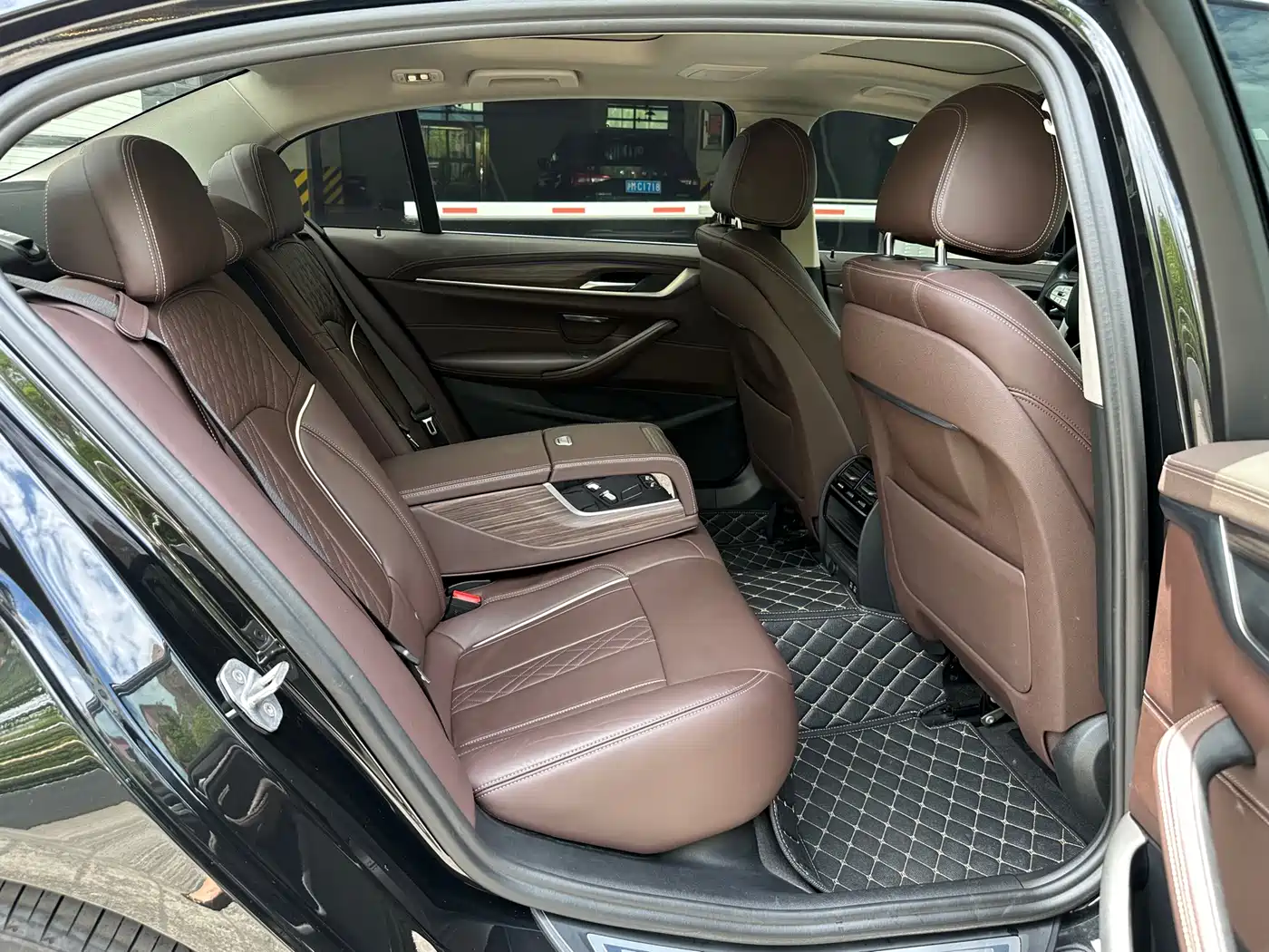 BMW 5 Series New Energy 2020 530Le Range Upgrade Luxury Package фото 11