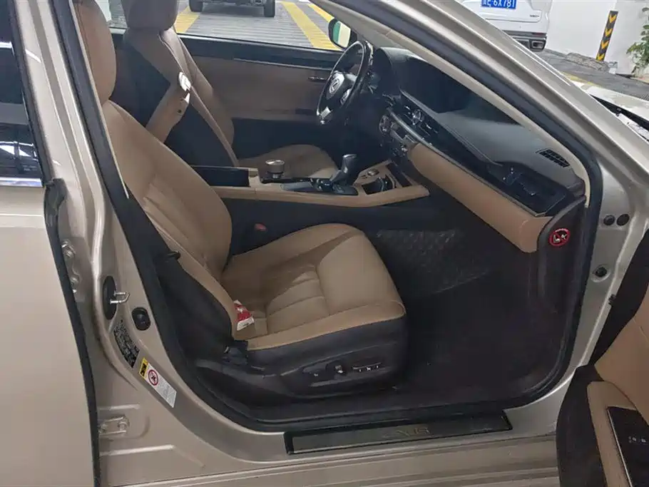 Lexus ES 2015 200 Elite Edition фото 8