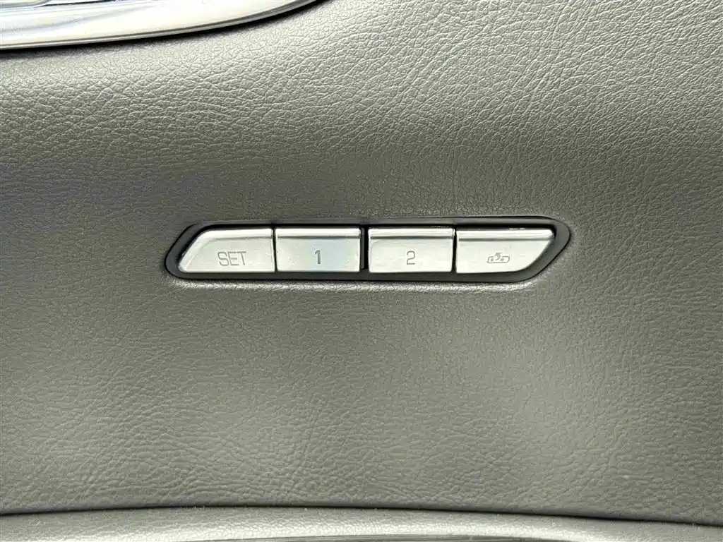 Cadillac XT6 2021 28T 6-Seater Luxury фото 16
