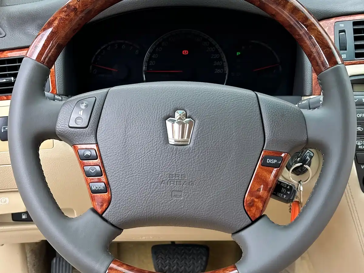Toyota Crown 2005 2005 Model 3.0L Royal