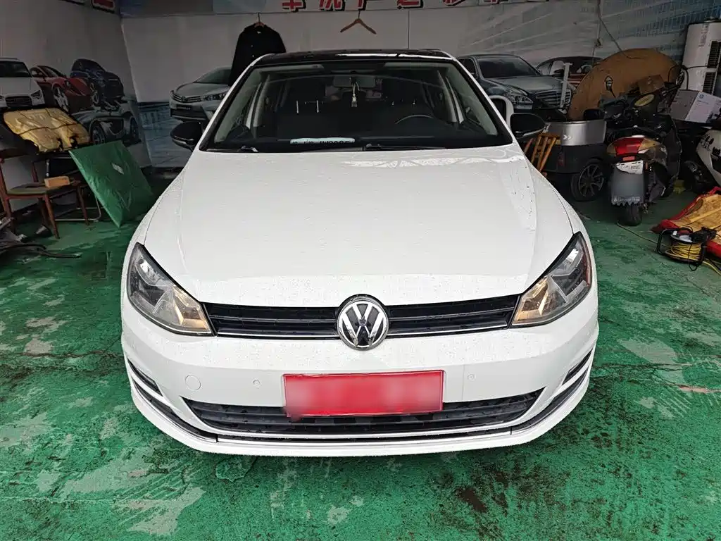 Volkswagen Golf 2017 230TSI Auto Comfort Millionth Anniversary Edition фото 3