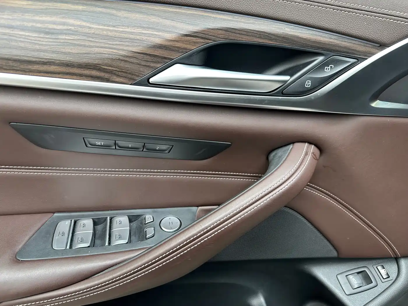 BMW 5 Series New Energy 2020 530Le Range Upgrade Luxury Package фото 6