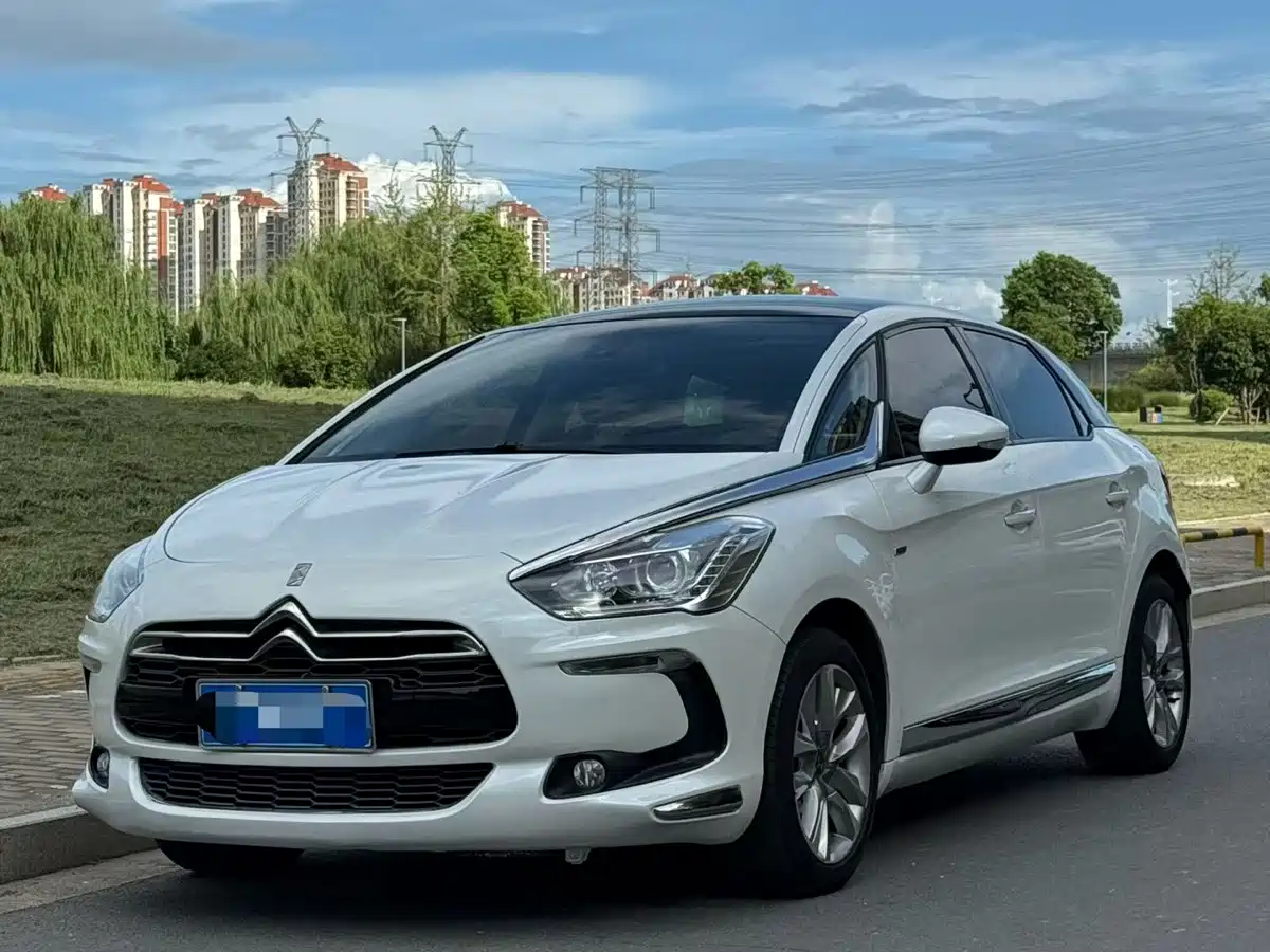 DS 5 2015 2014 1.6T Luxury THP160