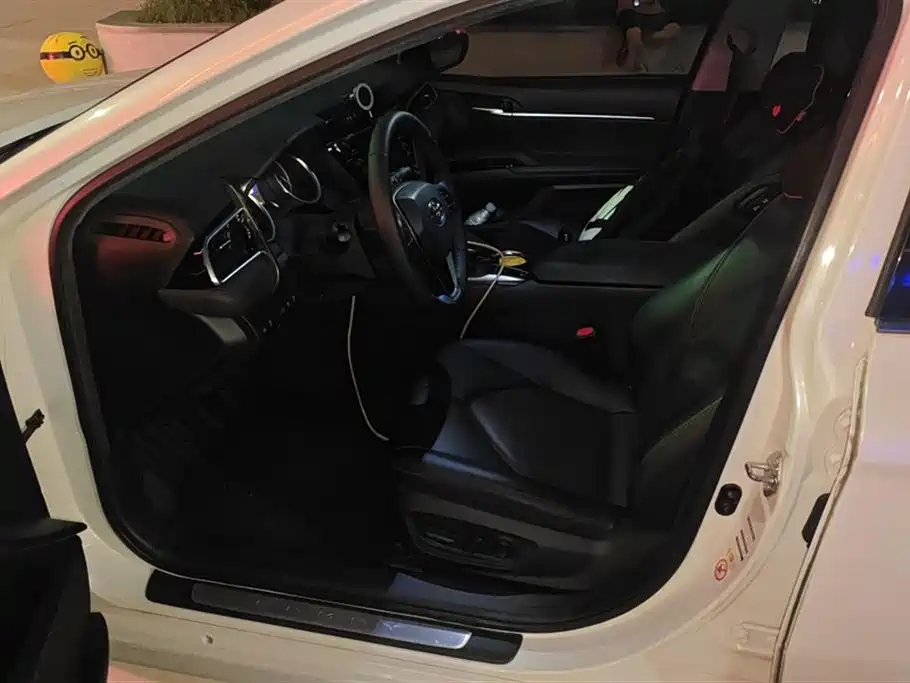 Toyota Camry 2018 2.5G Luxury Edition фото 9