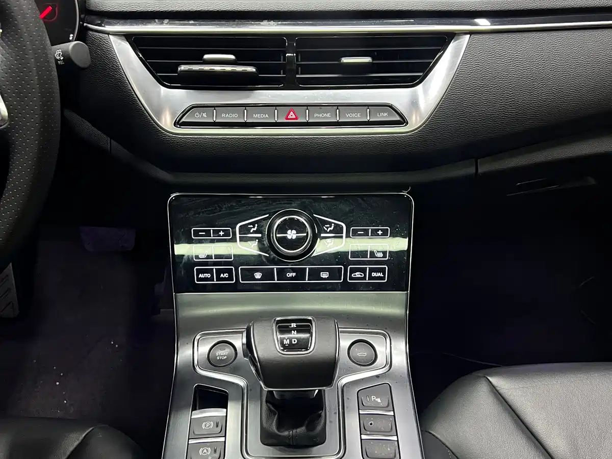 Hongqi H5 2020 1.8T Automatic Smart Connection Qi Enjoy Edition фото 12