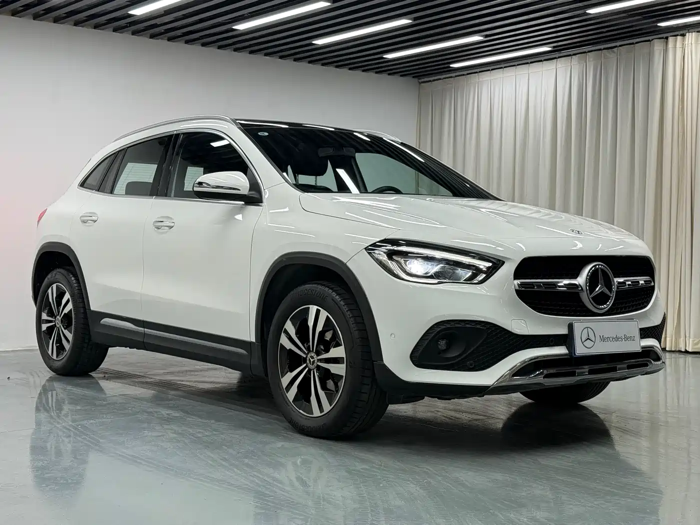 MERCEDES-BENZ GLA