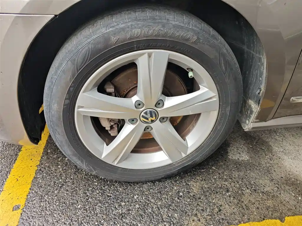 Volkswagen Passat 2015 1.8TSI DSG Prestige Edition фото 23