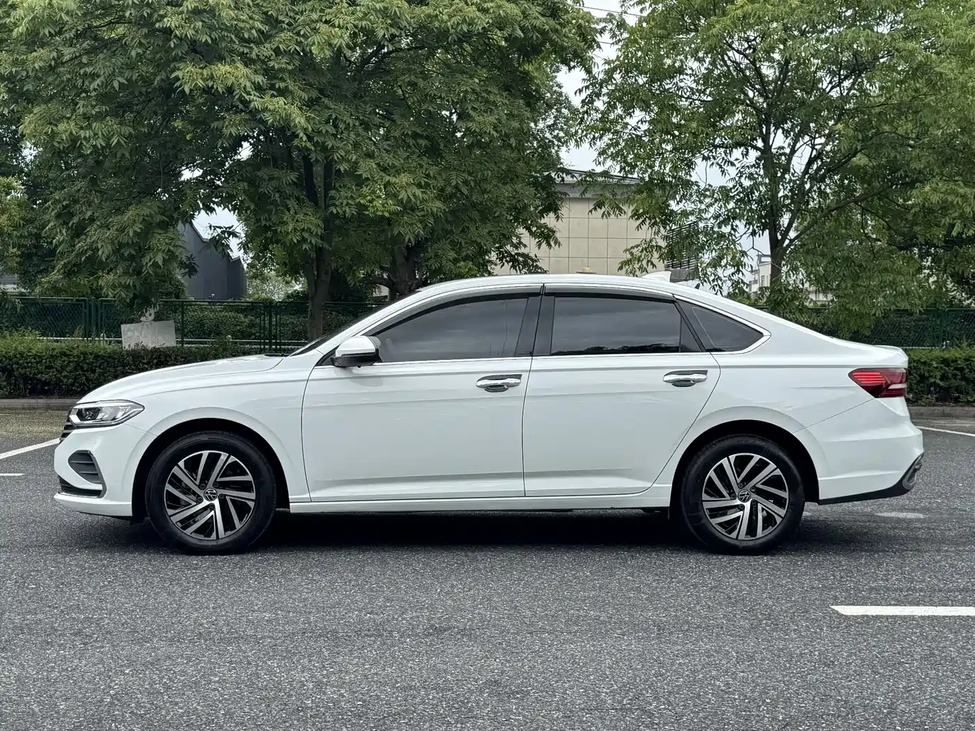 Volkswagen Lavida 2023 280TSI DSG Comfort Edition фото 2