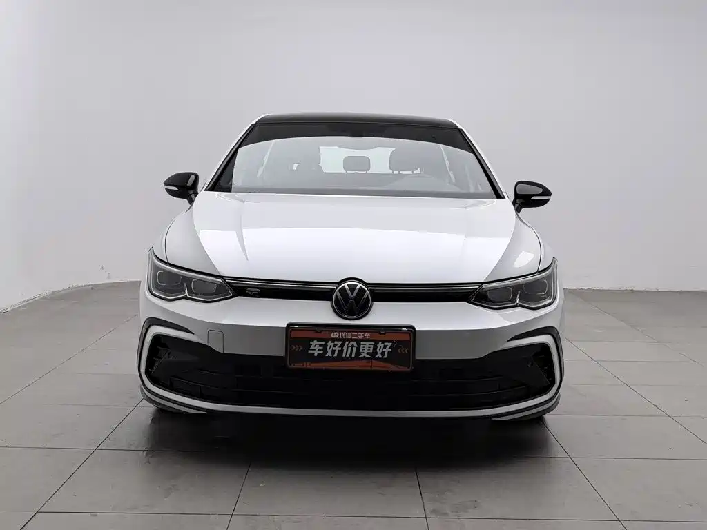 Photo 3 - Volkswagen Golf