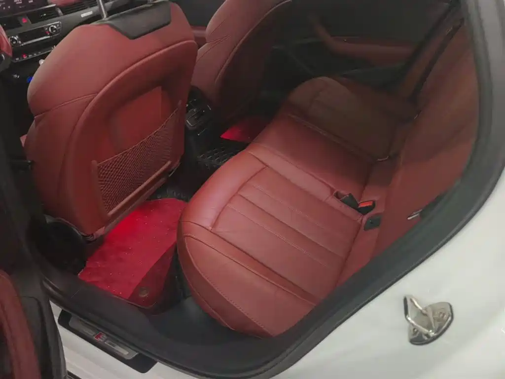 Audi A4L 2022 40 TFSI Luxury Dynamic фото 17