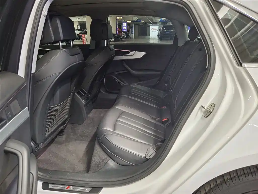 Audi A4L 2020 40 TFSI Luxury Dynamic фото 23