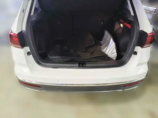 Volkswagen Tharu 2022 330TSI AWD Luxury Edition — фото 5