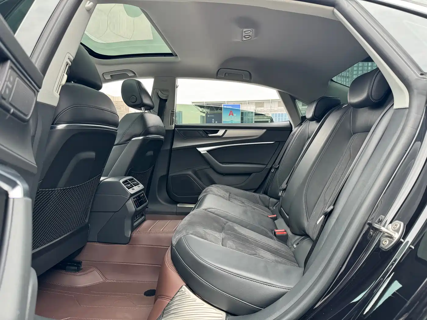 Audi A7L 2022 45 TFSI S-line Youth Dream Edition фото 6