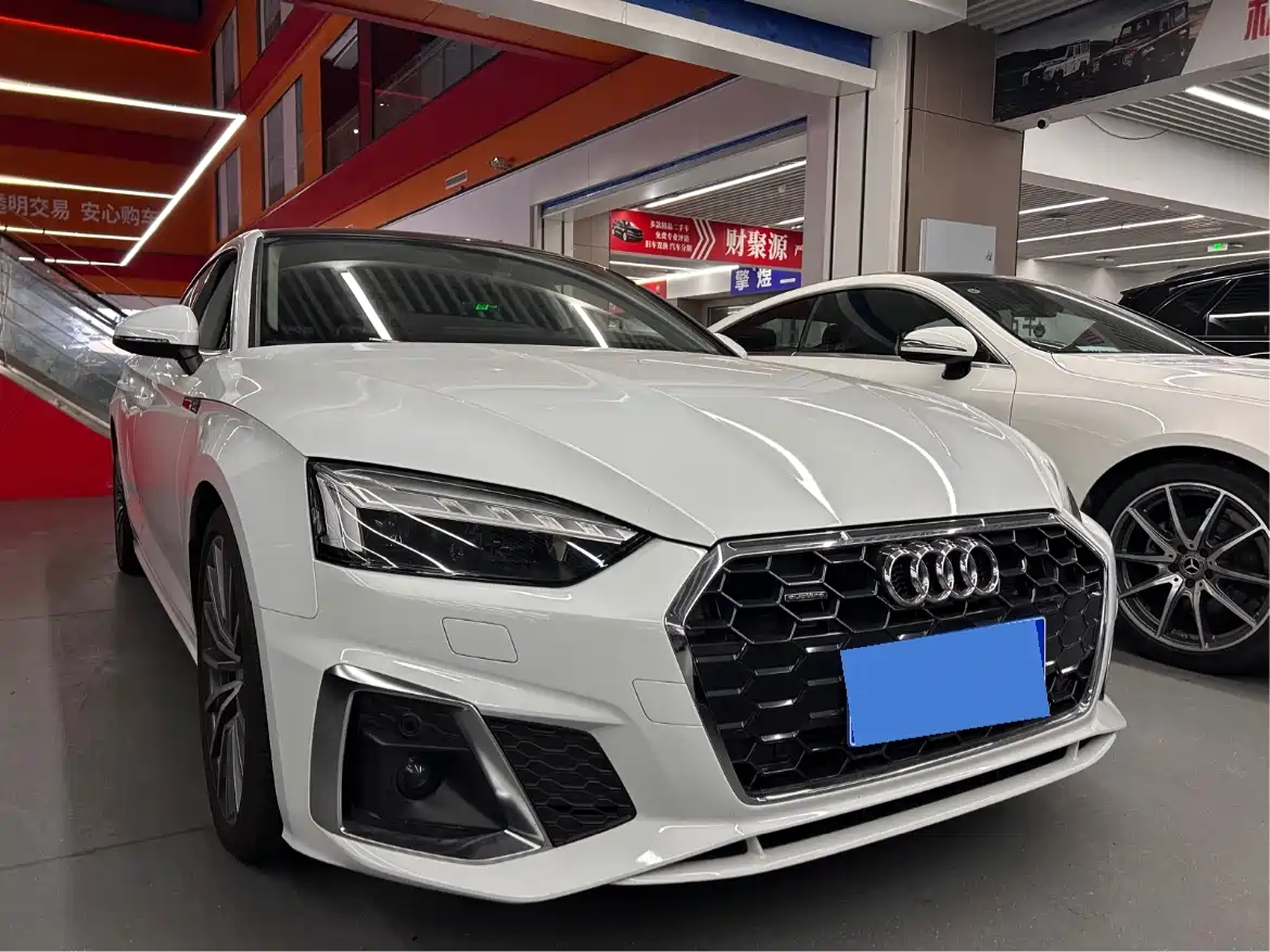Audi A5 (Import) 2023 Sportback 40 TFSI quattro Luxury Dynamic фото 2