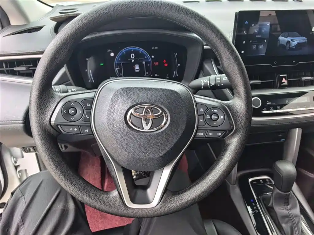 Toyota Frontlander 2024 2.0L CVT Leading Edition фото 10