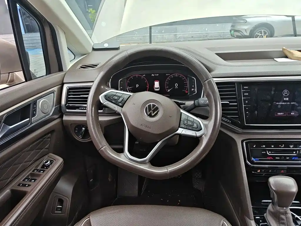 Volkswagen Viloran 2020 2020 380TSI Premium