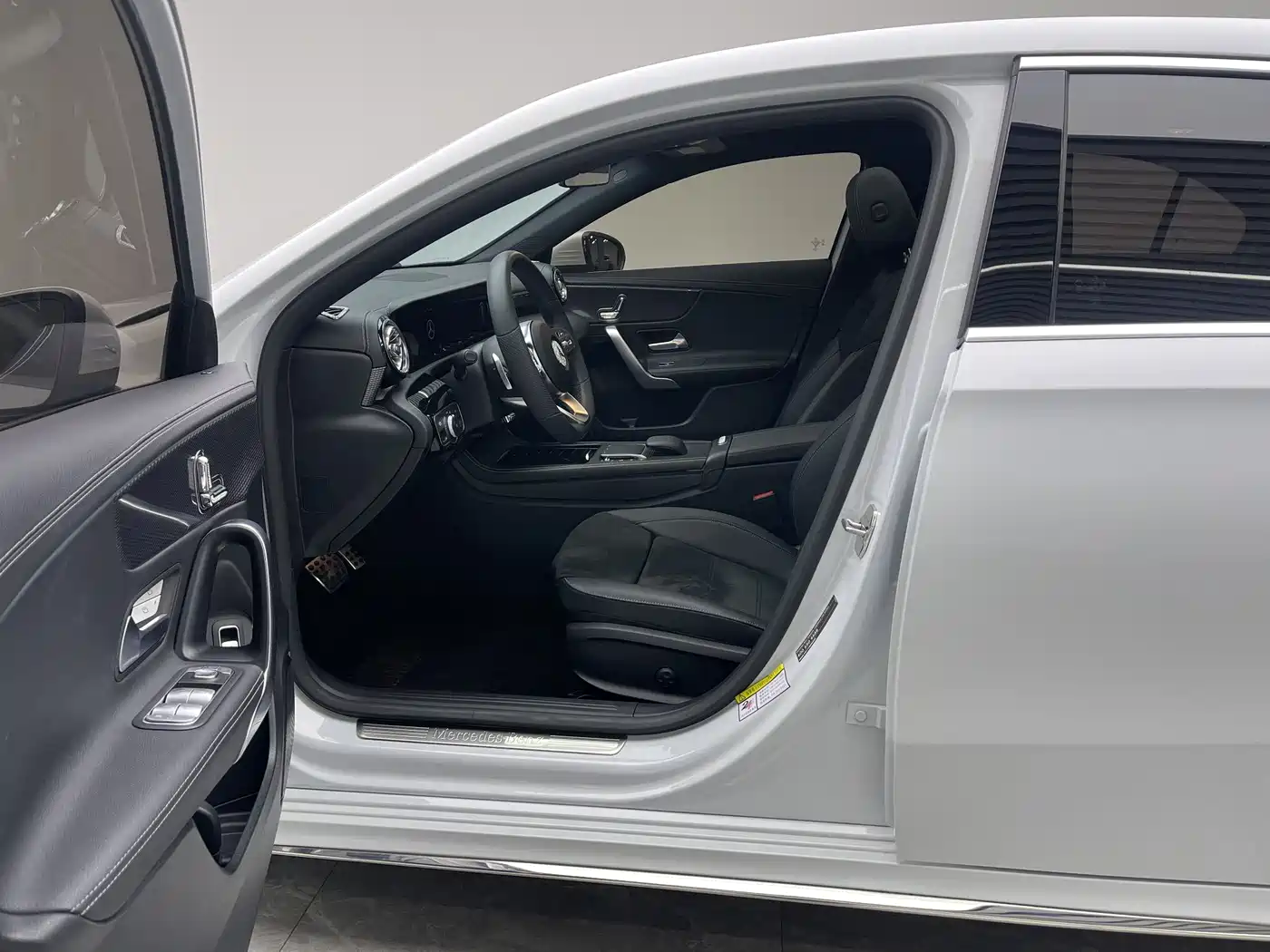 Mercedes-Benz A-Class 2020 Facelift A 200 L Sport Sedan Fashion фото 16