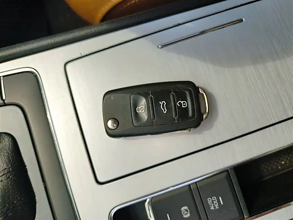 Volkswagen Passat 2014 1.8TSI DSG Executive Edition фото 17
