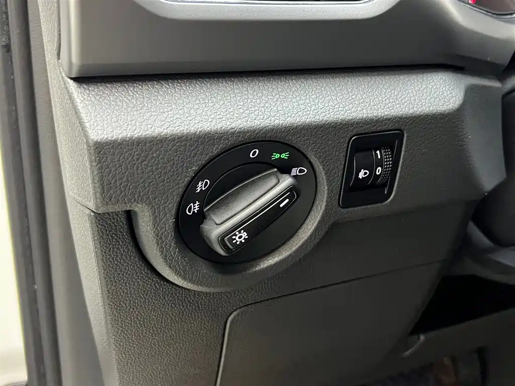 VOLKSWAGEN TU KAI