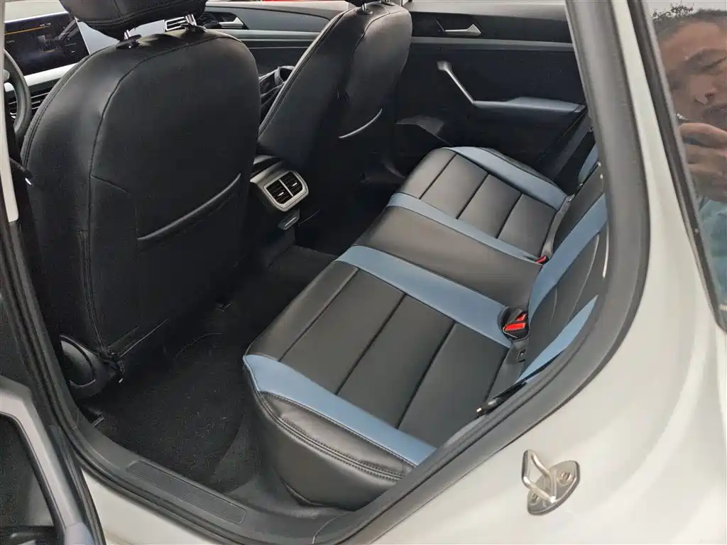 Volkswagen Lavida 2023 Facelift 1.5L Auto Comfort Edition фото 17