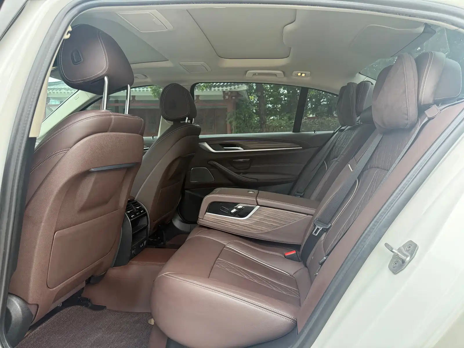 صورة 6 - BMW 5 Series